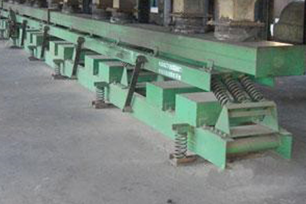 什么是慣性振動(dòng)輸送機(jī)，性能特征概述
